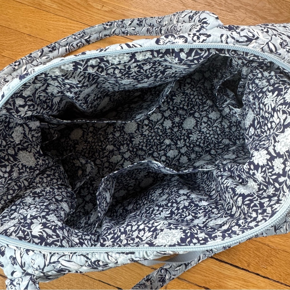 Vera Bradley Light Blue Floral Cotton Deluxe Travel Tote - Picture 12 of 14